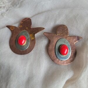 Vtg 1980s Hammered Copper Red Ceramic Pierced Statement Earrings Mixed Metals
